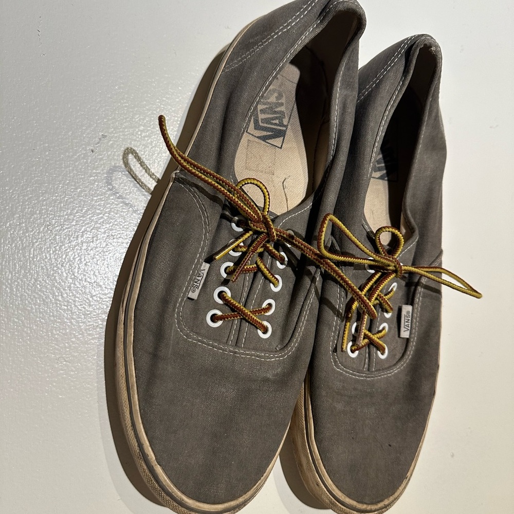 Vans Authentic Low Top Gray Lace Up Sneakers / Size US 11 Mens